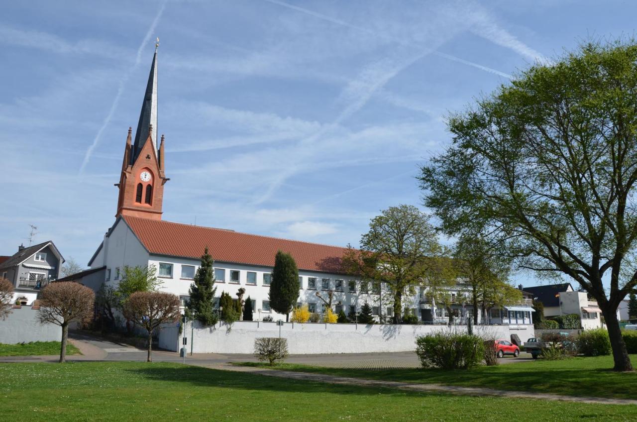 Hotel Restaurant Zum Schiffchen Maintal Exterior foto